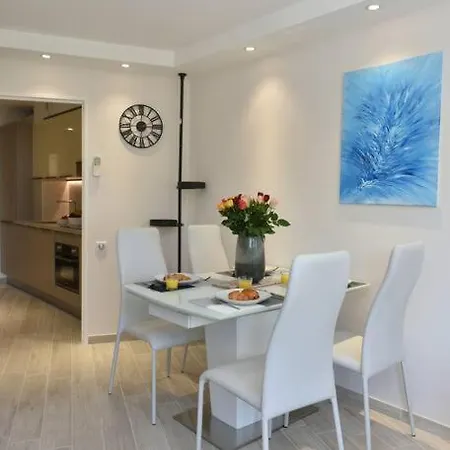 Au Port - Brand New Flat W 1 Bedroom, Balcony, Parking, Ac * Antibes
