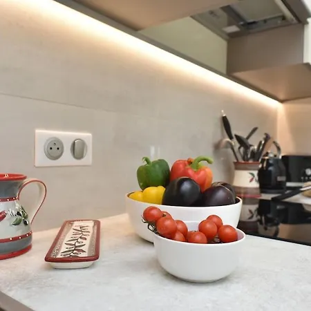 Au Port - Brand New Flat W 1 Bedroom, Balcony, Parking, Ac * Antibes