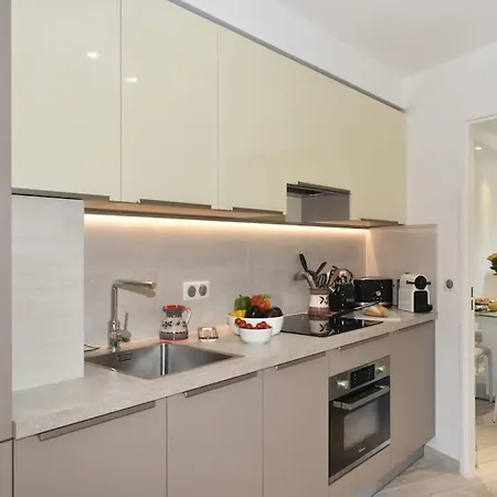 Au Port - Brand New Flat W 1 Bedroom, Balcony, Parking, Ac Apartamento