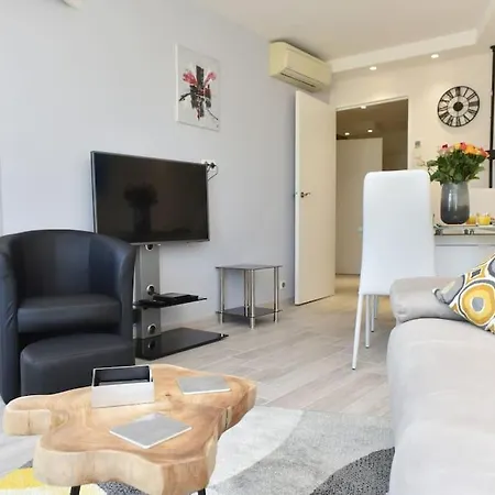 Au Port - Brand New Flat W 1 Bedroom, Balcony, Parking, Ac Apartamento *