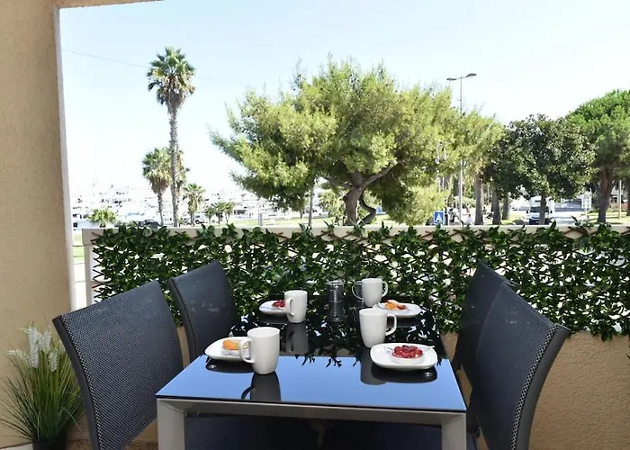 Au Port - Brand New Flat W 1 Bedroom, Balcony, Parking, Ac * Антіб