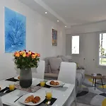 Au Port - Brand New Flat W 1 Bedroom, Balcony, Parking, Ac דירה