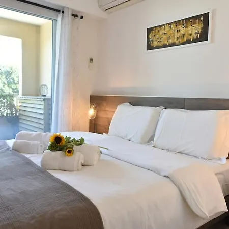 Au Port - Brand New Flat W 1 Bedroom, Balcony, Parking, Ac Apartment Antibes