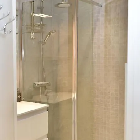 Apartment Au Port - Brand New Flat W 1 Bedroom, Balcony, Parking, Ac *