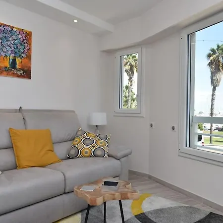 Apartament Au Port - Brand New Flat W 1 Bedroom, Balcony, Parking, Ac *