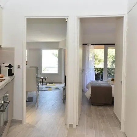 Apartment Au Port - Brand New Flat W 1 Bedroom, Balcony, Parking, Ac