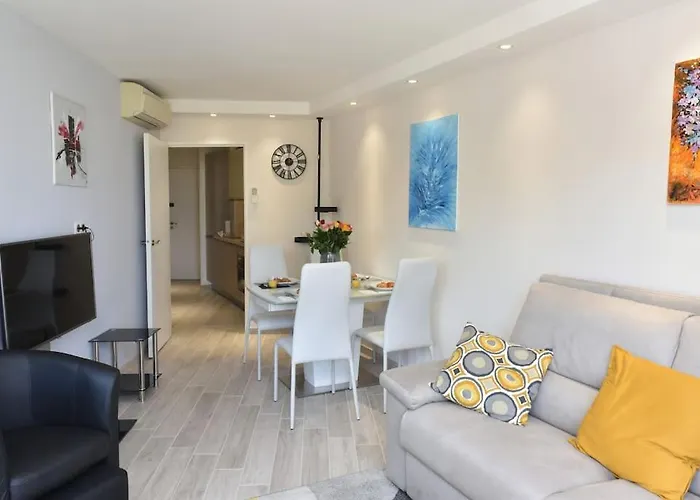 Au Port - Brand New Flat W 1 Bedroom, Balcony, Parking, Ac