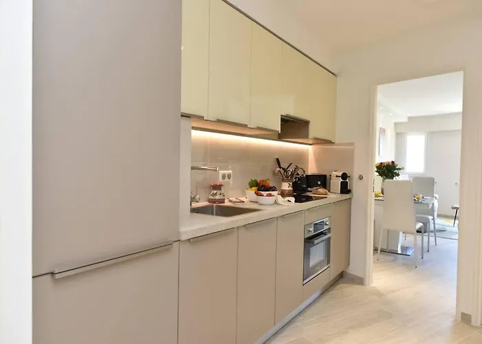 Au Port - Brand New Flat W 1 Bedroom, Balcony, Parking, Ac Daire Antibes